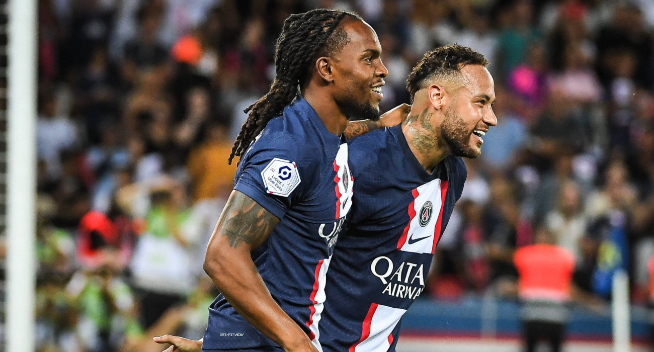 Ο Ρενάτο Σάντσες πανηγυρίζει με τον Νεϊμάρ στην Παρί Σεν Ζερμέν / Πηγή: Imago