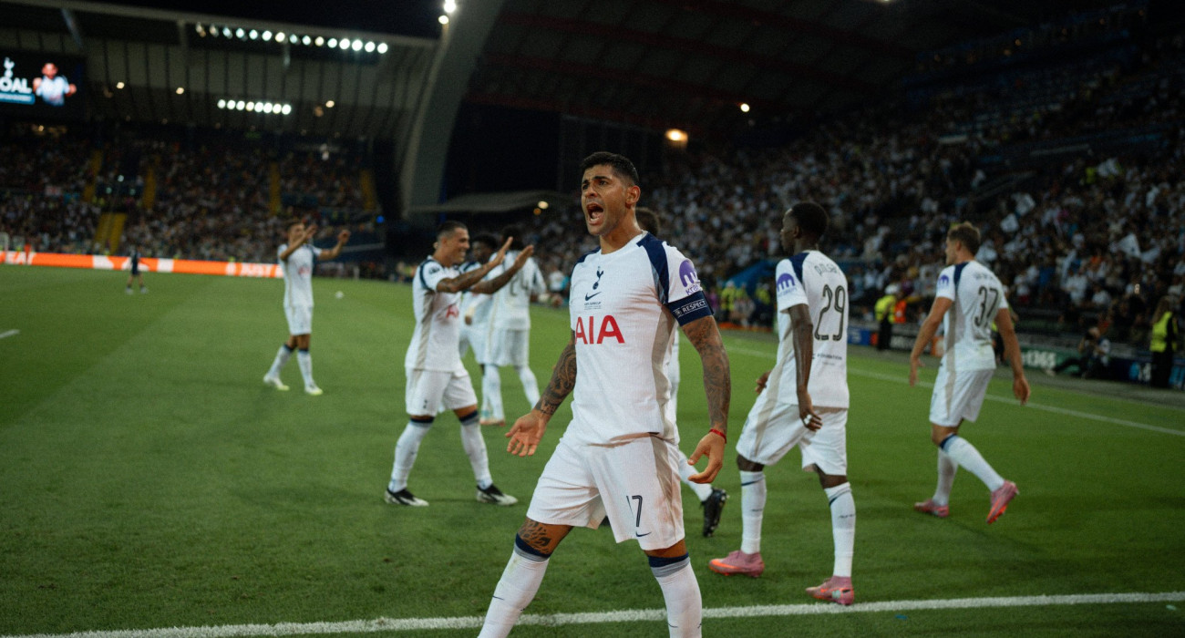 Ο Κριστιάν Ρομέρο πανηγυρίζει στο Παρί Σεν Ζερμέν-Τότεναμ / Πηγή: Imago
