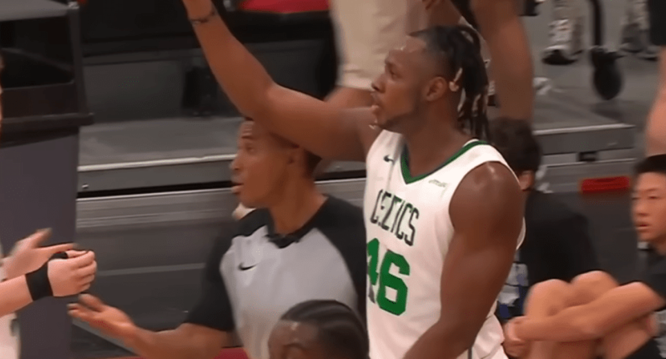 Ο Τσαρλς Μπάσι/printscreen