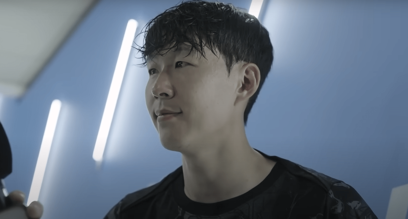 Ο Σον με την φανέλα της Τότεναμ / Πηγή: Printscreen