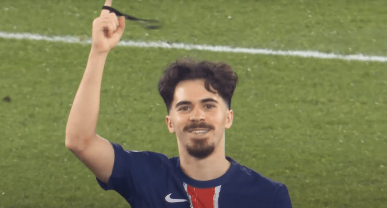 O Βιτίνια με την φανέλα της Παρί Σεν Ζερμέν / Πηγή: Printscreen