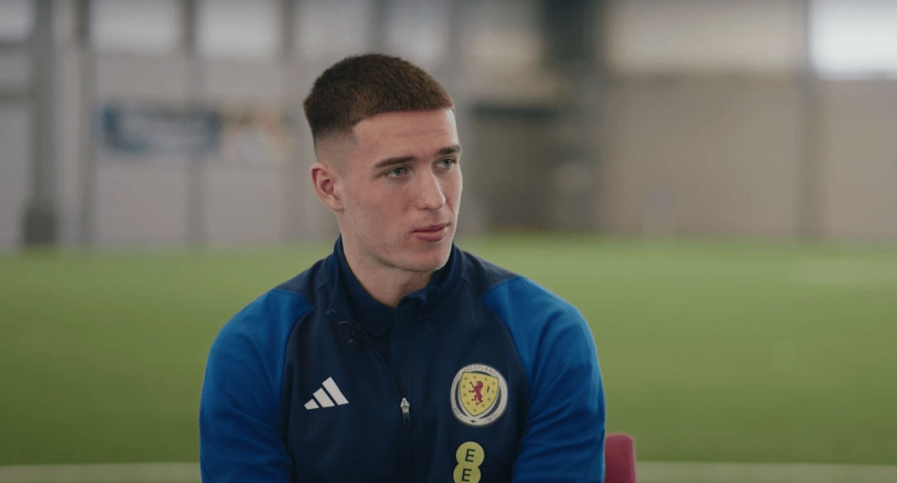 Ο Μαξ Τζόνστον / Sreenshot