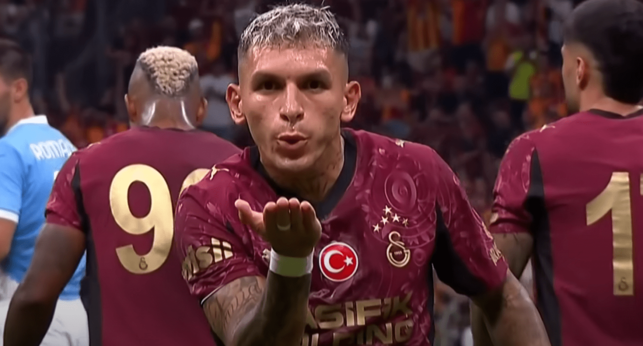Ο Τορέιρα πανηγυρίζει γκολ που πέτυχε με τη Γαλατασαράι/ Screenshot