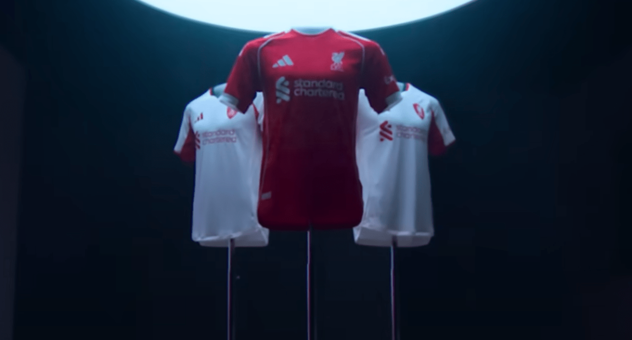 Οι νέες φανέλες της Λίβερπουλ για τη σεζόν 2025/26/ Screenshot