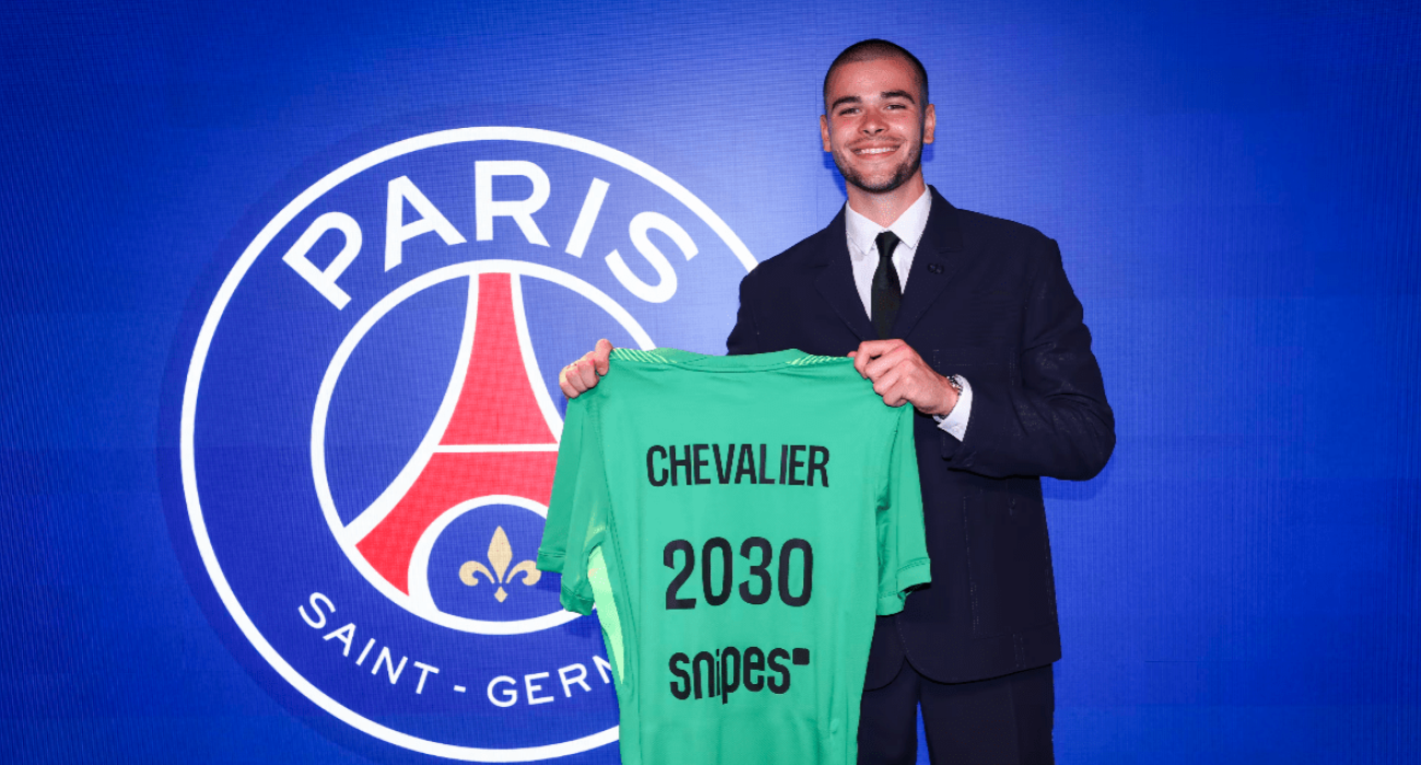 Ο Λούκα Σεβαλιέ κατά την παρουσίασή του από την Παρί Σεν Ζερμέν / Πηγή: psg.fr