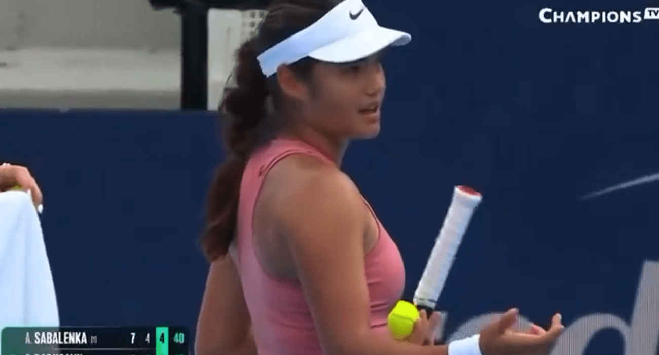 Η Ραντουκάνου μιλά στη διαιτήτρια/  Screenshot