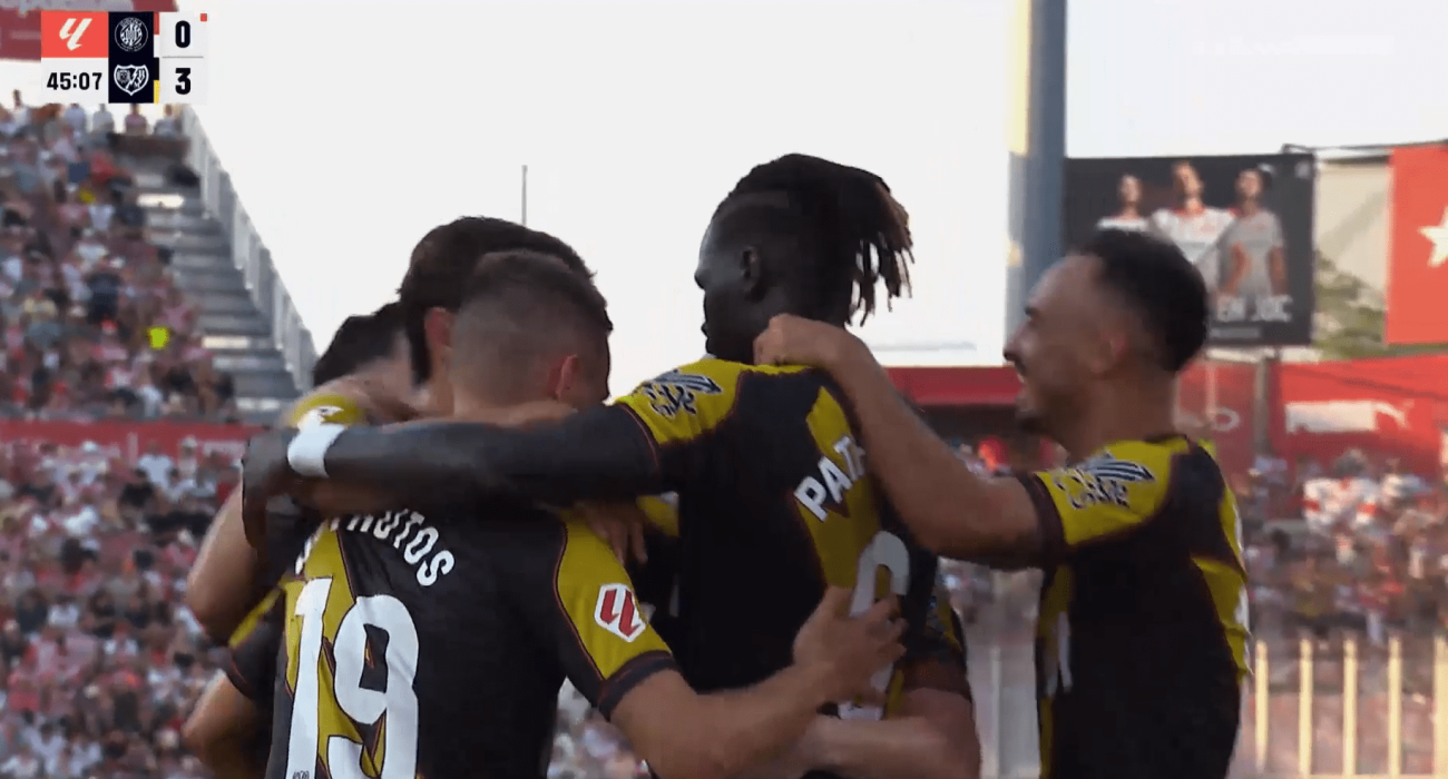 Οι παίκτες της Ράγιο Βαγιεκάνο πανηγυρίζουν / Screenshot