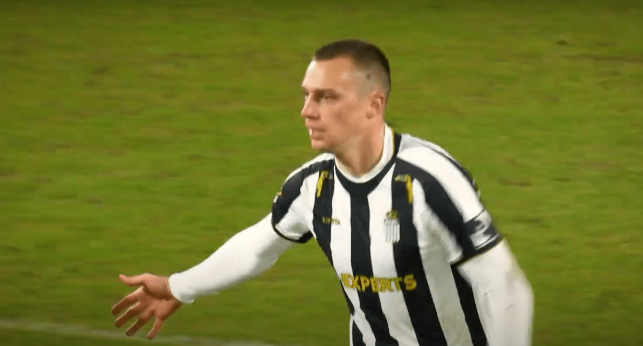 Ο Νίκολα Στούλιτς με την Σαρλερουά / Screenshot