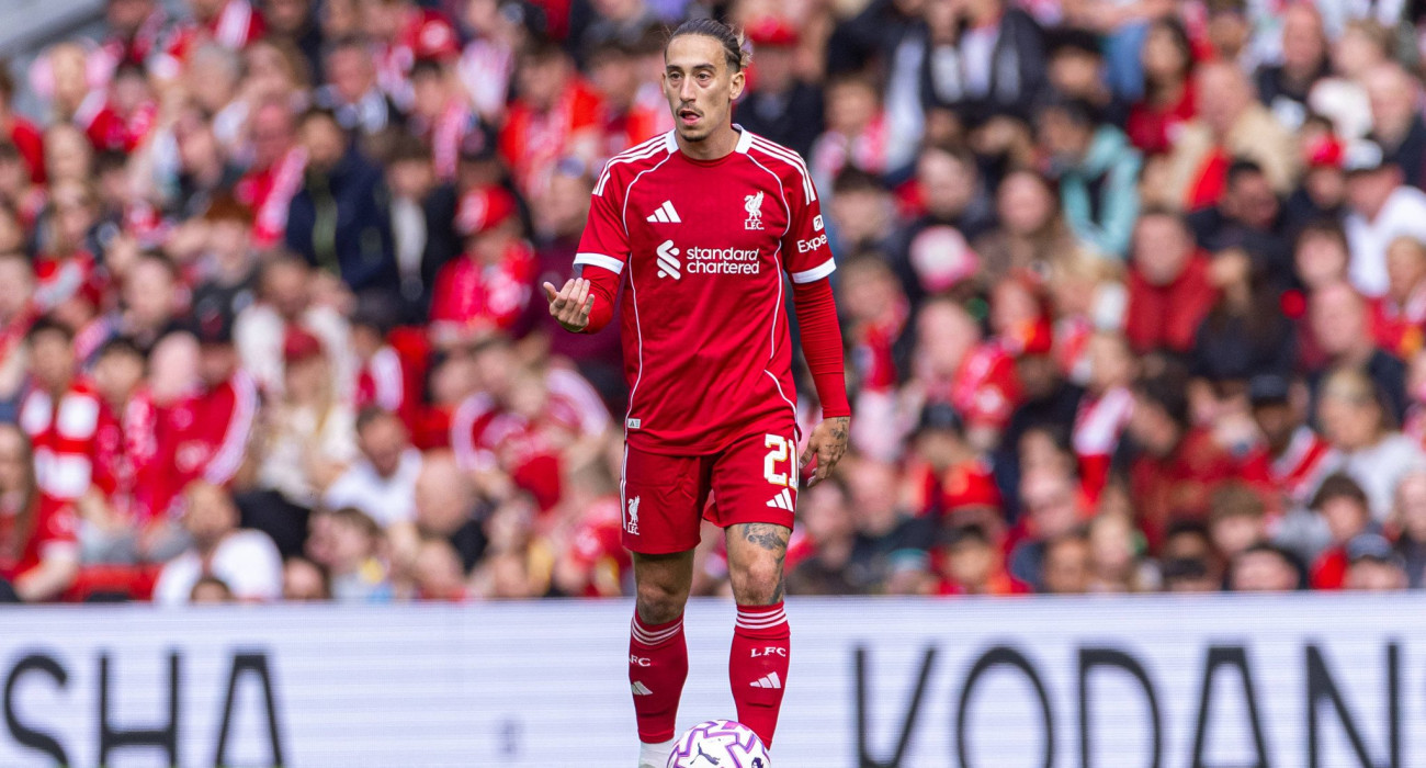 Ο Κώστας Τσιμίκας με τη φανέλα της Λίβερπουλ / Πηγή: Imago