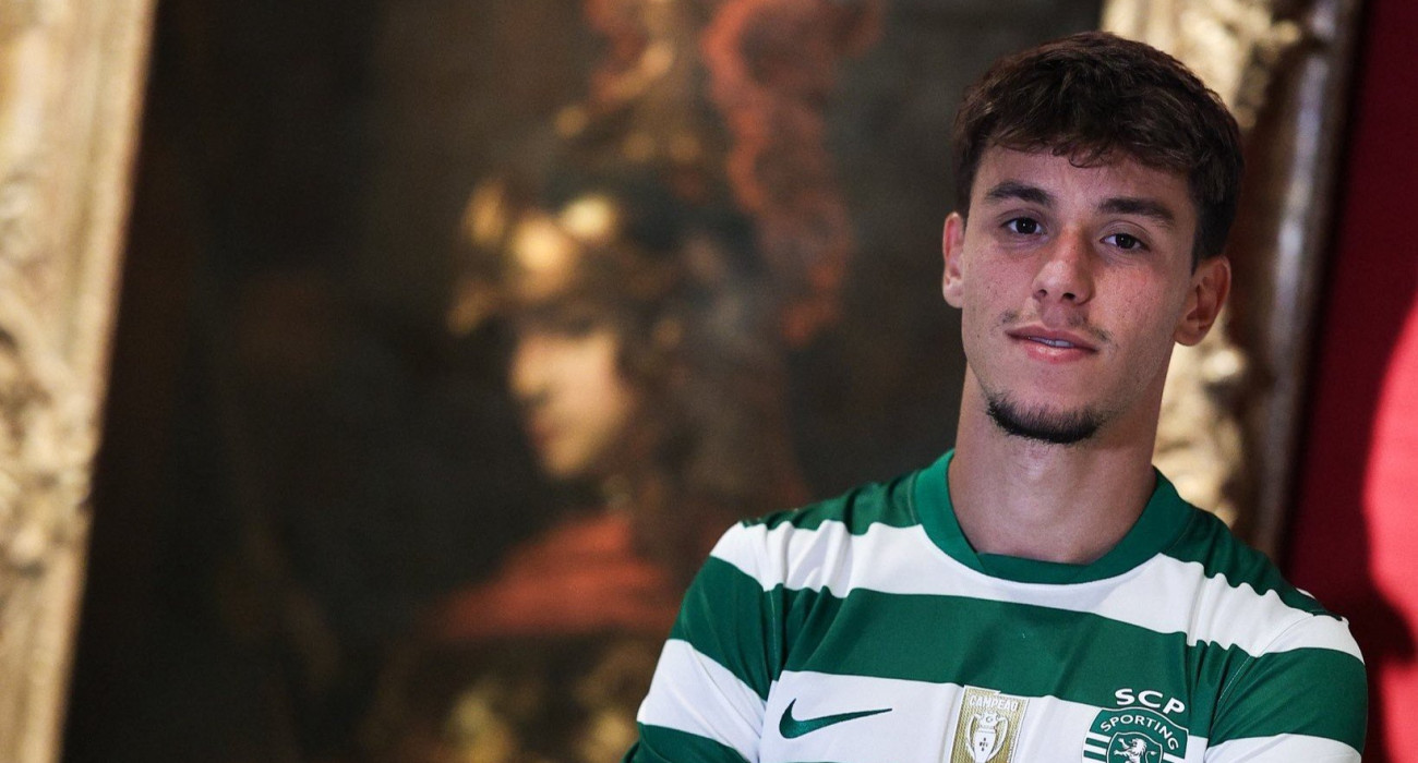 Ο Γιώργος Βαγιαννίδης με τη φανέλα της Σπόρτινγκ