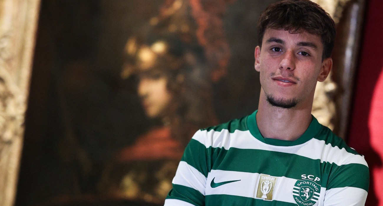 Ο Γιώργος Βαγιαννίδης με τη φανέλα της Σπόρτινγκ