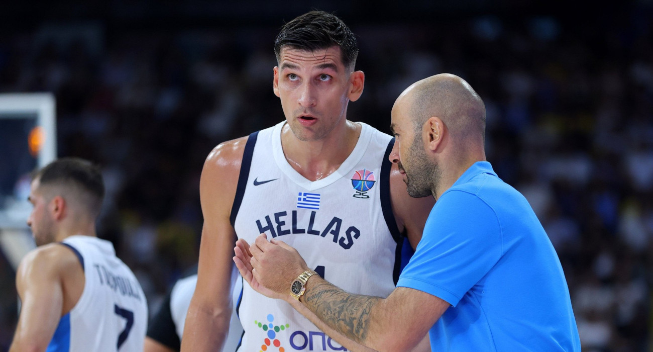 Ο Βασίλης Σπανούλης δίνει οδηγίες στον Ντίνο Μήτογλου - Πηγή: INTIME