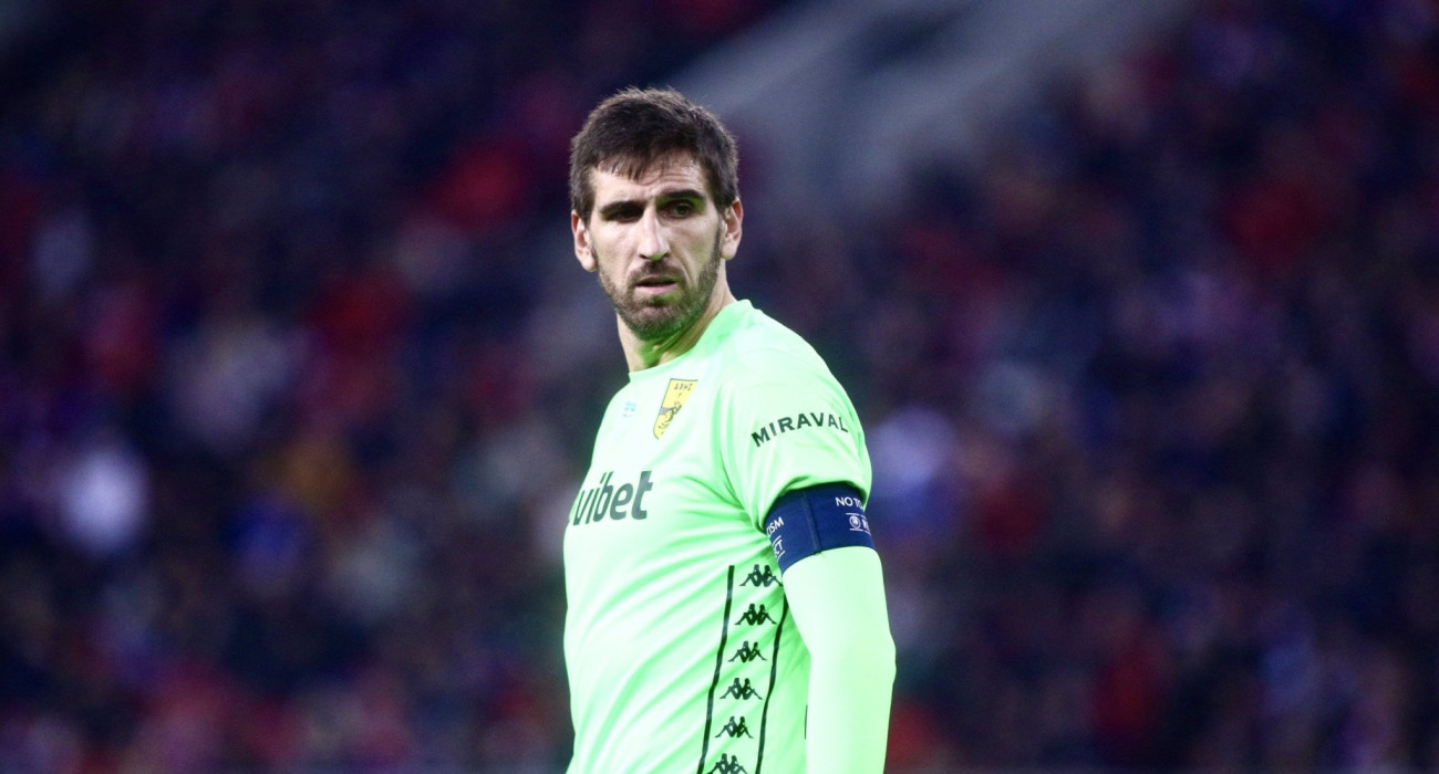 Ο Χούλιαν Κουέστα με την φανέλα του Άρη / Πηγή: Eurokinissi