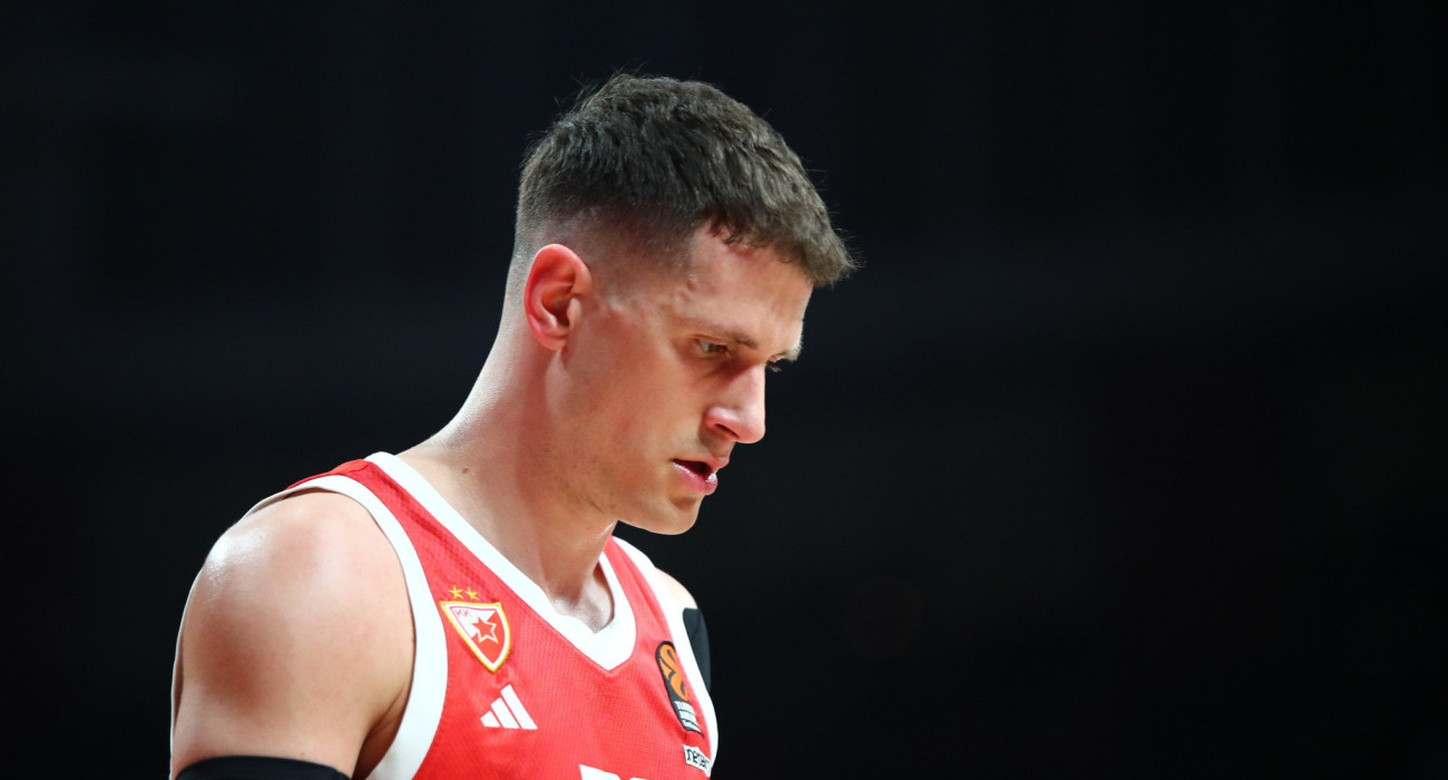 Ο Νεμάνια Νέντοβιτς με τη φανέλα του Ερυθρού Αστέρα / Πηγή: Eurokinissi