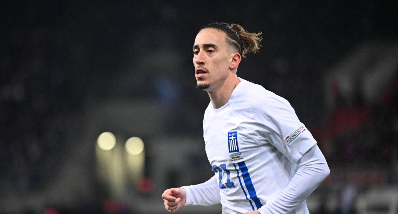 Ο Κώστας Τσιμίκας με την φανέλα της εθνικής / Πηγή: Eurokinissi