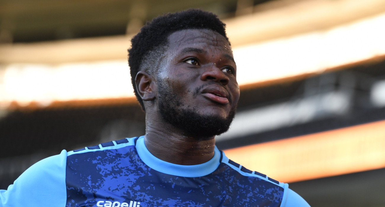 Ο Ισμαΐλα Ουεντραόγκο με τον Ατρόμητο / Πηγή: Eurokinissi