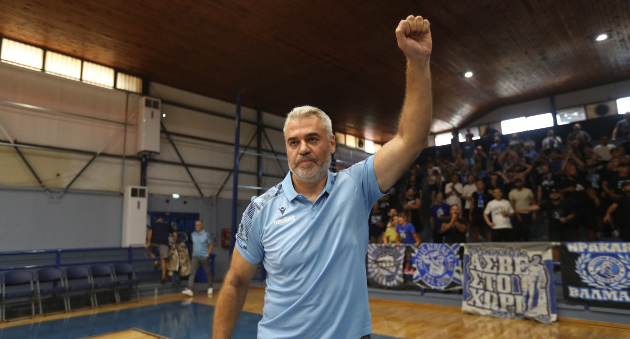 Ο Γιώργος Σιγάλας στην πρώτη ανοικτή προπόνηση του Ηρακλή, Πηγή: Eurokinissi