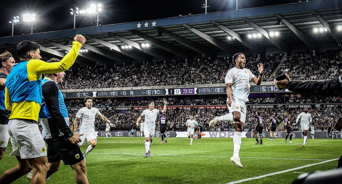 Ο Νίκλας Ελίασον πανηγυρίζει το γκολ /Πηγή: Eurokinissi