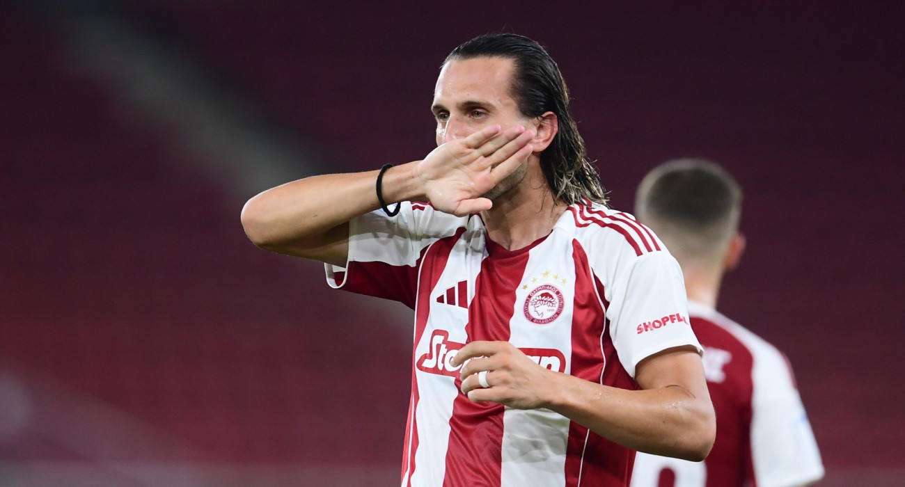 Ο Γιουσούφ Γιαζίτσι πανηγυρίζει το γκολ που πέτυχε απέναντι στον Αστέρα AKTOR/ Πηγή: Eurokinissi