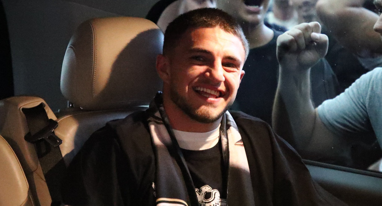 Ο Χρήστος Ζαφείρης στην άφιξή του στη Θεσσαλονίκη για τον ΠΑΟΚ / Πηγή: Eurokinissi