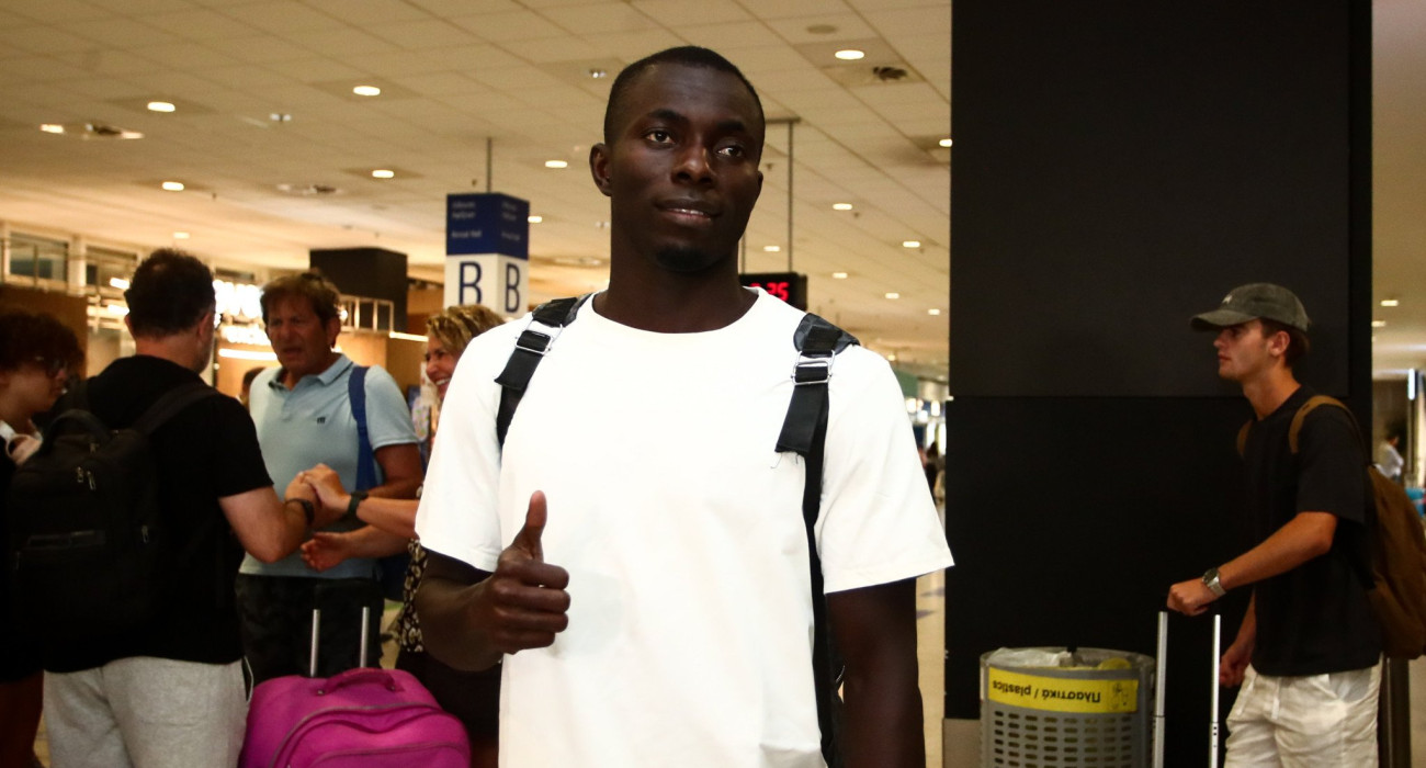 Ο Αμπντουλί Μανέ κατά την άφιξη του στην Ελλάδα / Πηγή: Eurokinissi