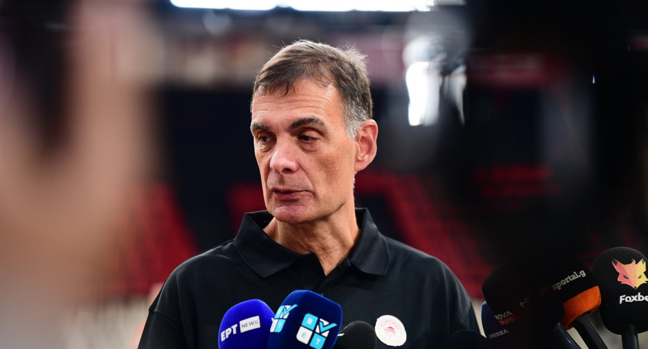 Μπαρτζώκας για ενίσχυση του Ολυμπιακού: «Δεν θα πάρουμε παίκτη επειδή πιέζουν στα social media»