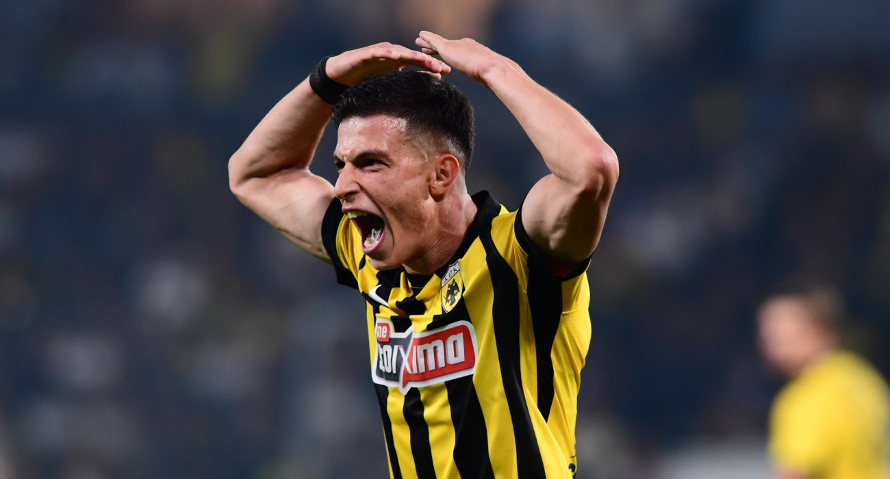 Ο Σταύρος Πήλιος πανηγυρίζει με την ΑΕΚ / Πηγή: Eurokinissi