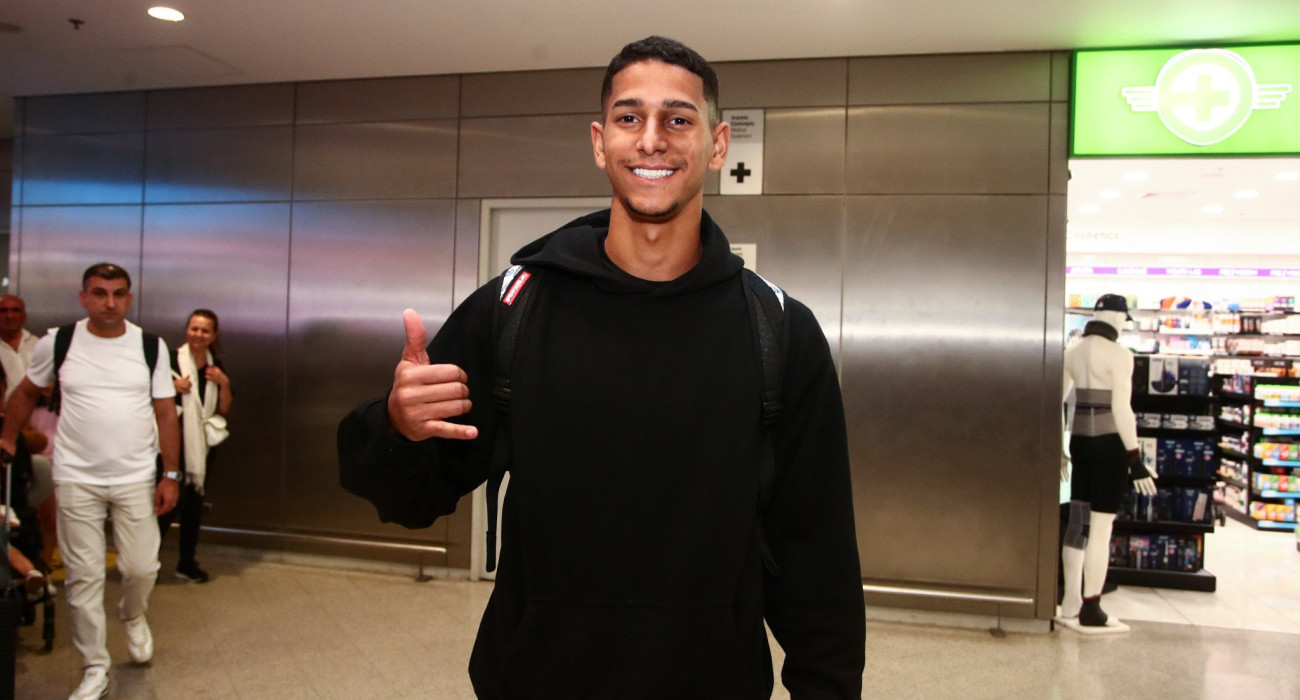 Έφτασε ο Γκουστάβο Μάντσα για τον Ολυμπιακό / Πηγή: Eurokinissi