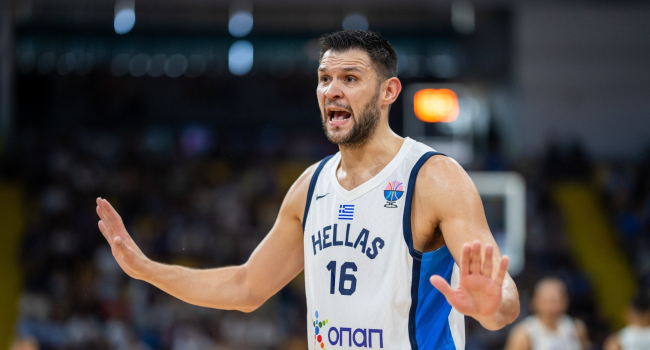 O Kώστας Παπανικολάου με τη φανέλα της Εθνικής, Πηγή: Eurokinissi