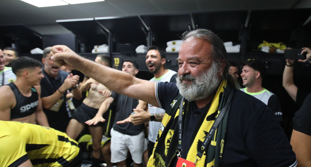 Ο Μάριος Ηλιόπουλος στα αποδυτήρια της ΑΕΚ / Πηγή: Intime