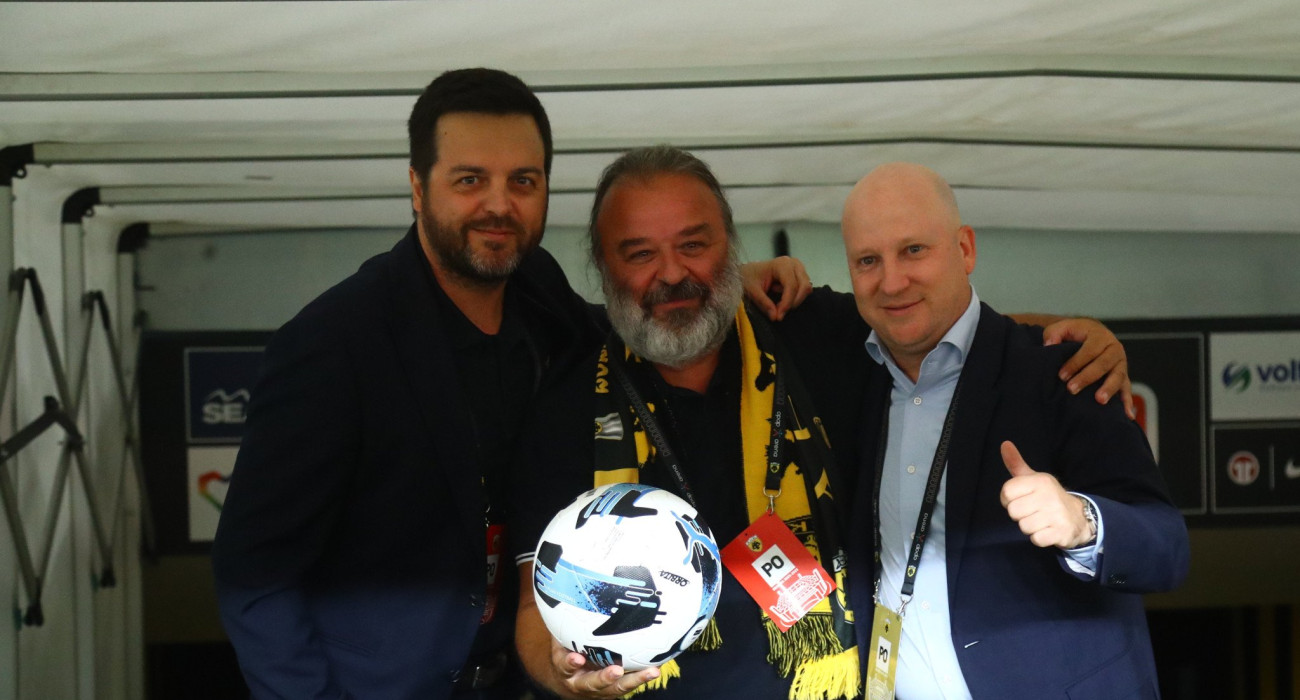 Ο Μάριος Ηλιόπουλος με τον Χαβιέρ Ριμπάλτα και τον Μάρκο Νίκολιτς / Πηγή: Eurokinissi