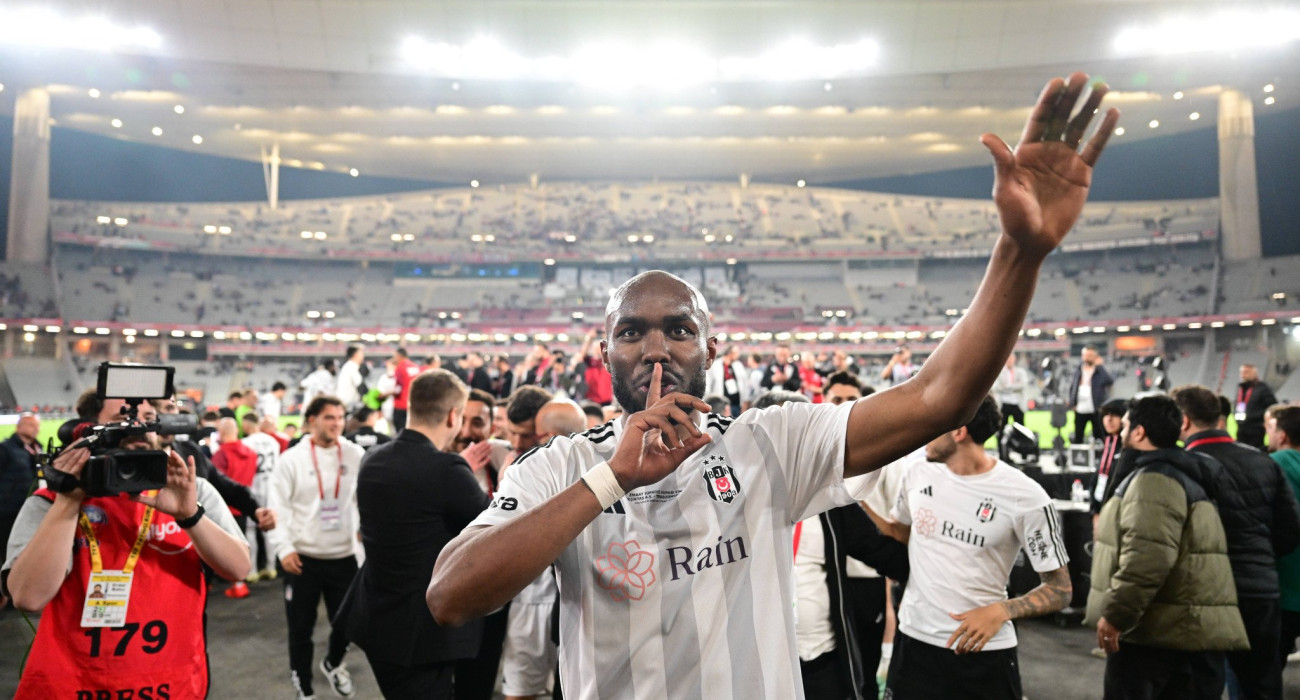 Ο Αλί Ελμουσρατί πανηγυρίζει με την Μπεσίκτας / Πηγή: Imago