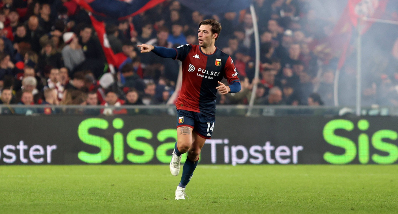 Ο Αλεσάντρο Βολιάκο με τη φανέλα της Τζένοα / Πηγή: Imago