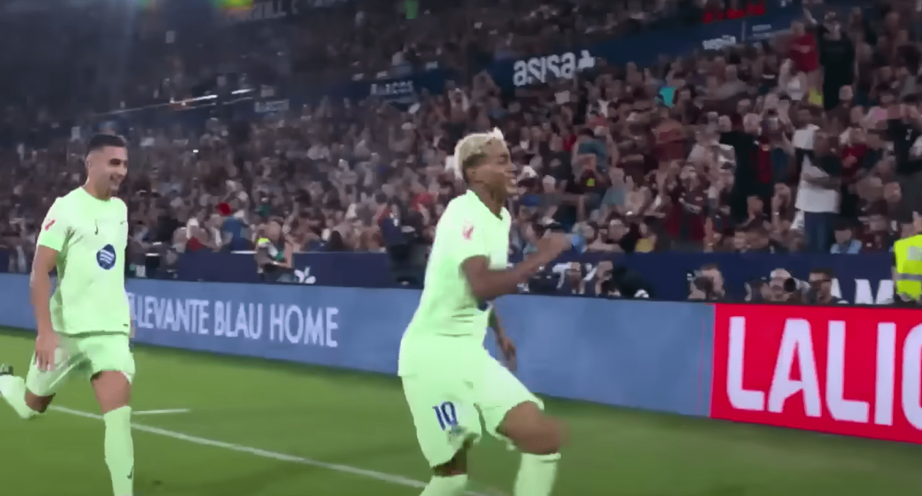 Η στιγμή των πανηγυρισμών των παικτών της Μπαρτσελόνα / Screenshot
