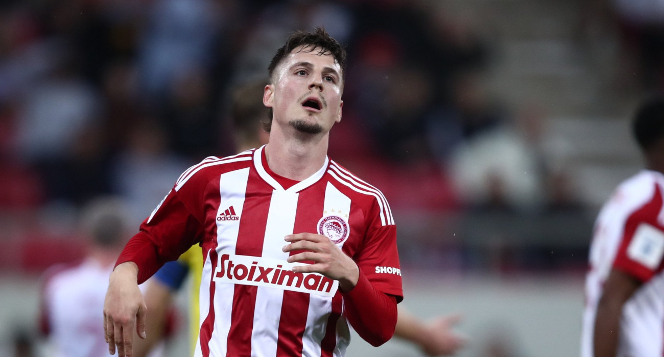 Ο Σέρτζι Κανός με τον Ολυμπιακό / Πηγή: Eurokinissi