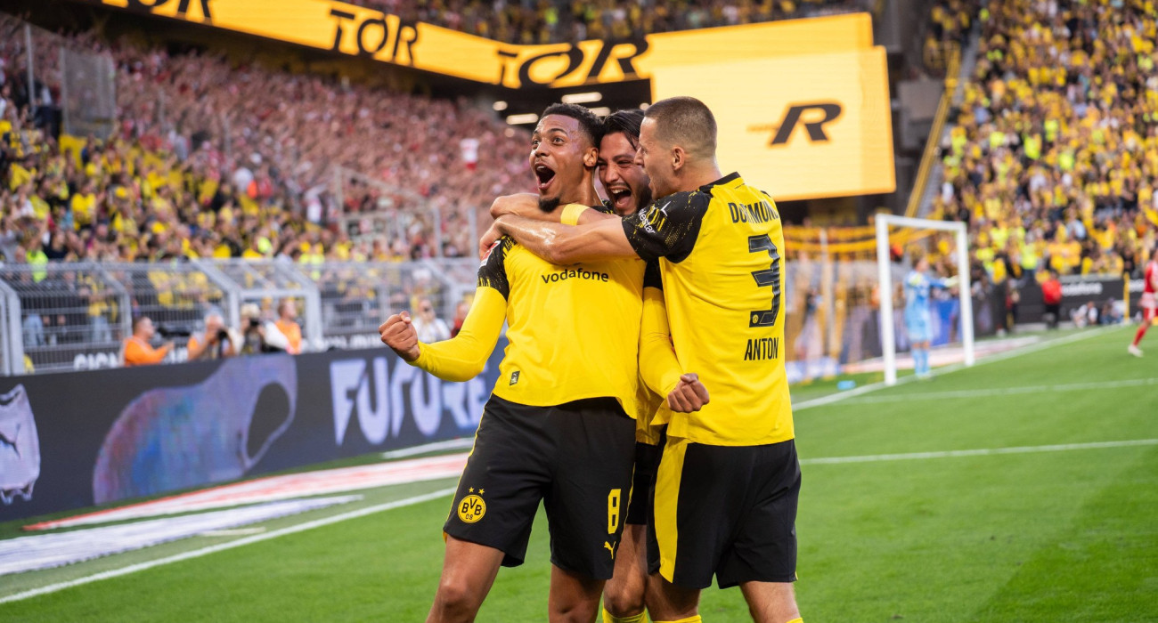 Οι παίκτες της Μπορούσια Ντόρτμουντ πανηγυρίζουν / Πηγή: Imago
