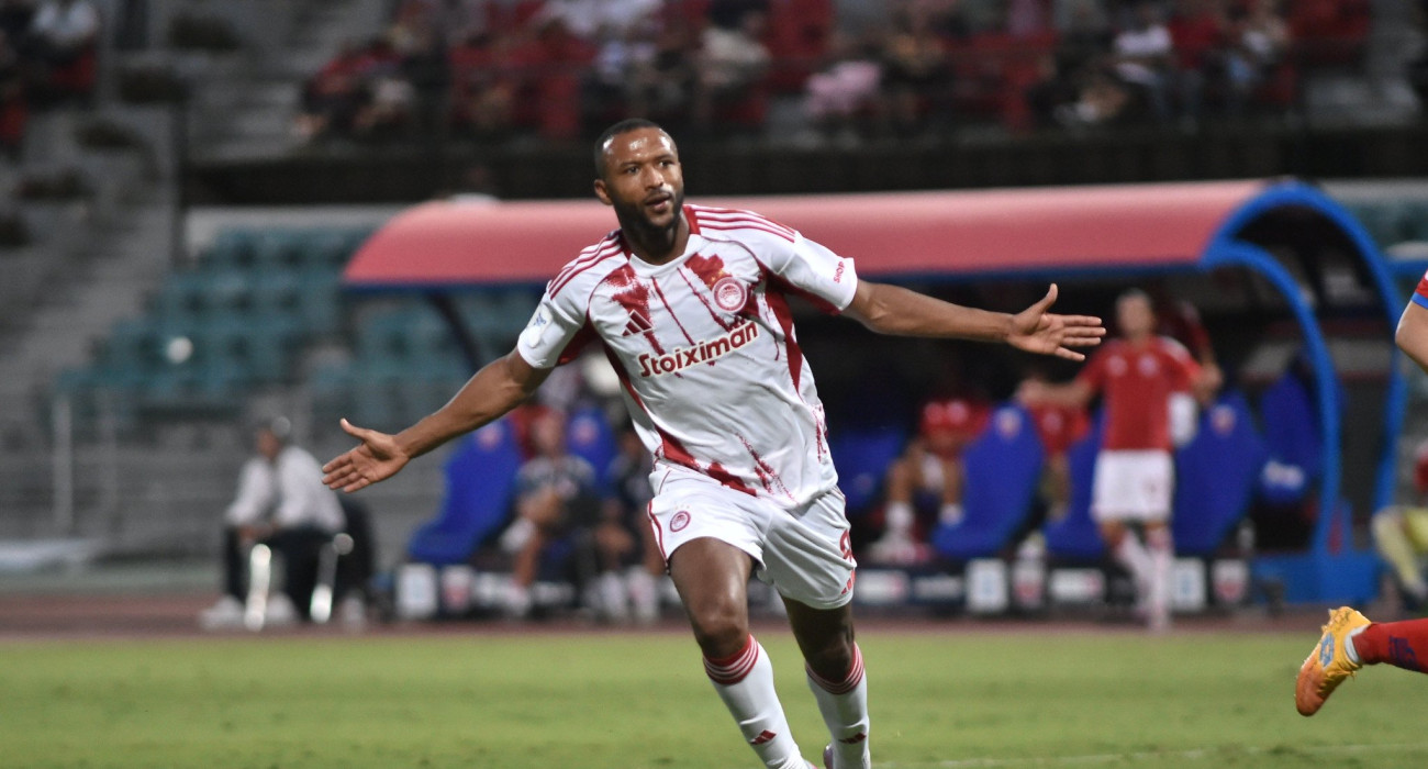 Ο Ελ Κααμπί πανηγυρίζει με τον Ολυμπιακό / Πηγή: Eurokinissi