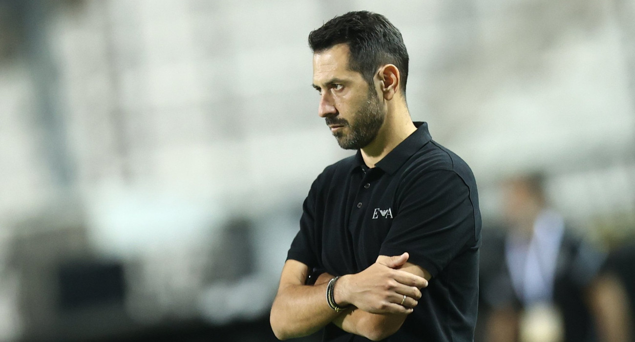 Ο προπονητής της ΑΕΛ Γιώργος Πετράκης / Πηγή: Eurokinissi