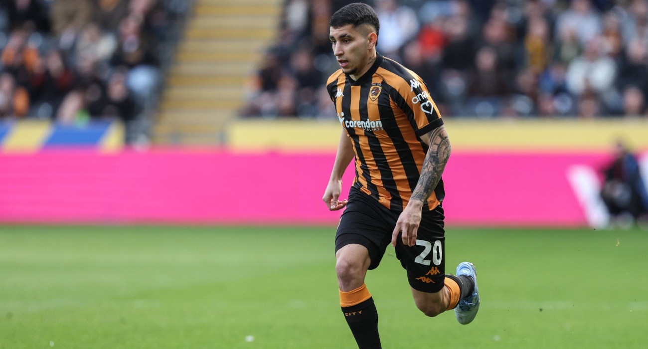 Ο Γκουστάβο Πουέρτα με τη φανέλα της Χαλ / Πηγή: Imago