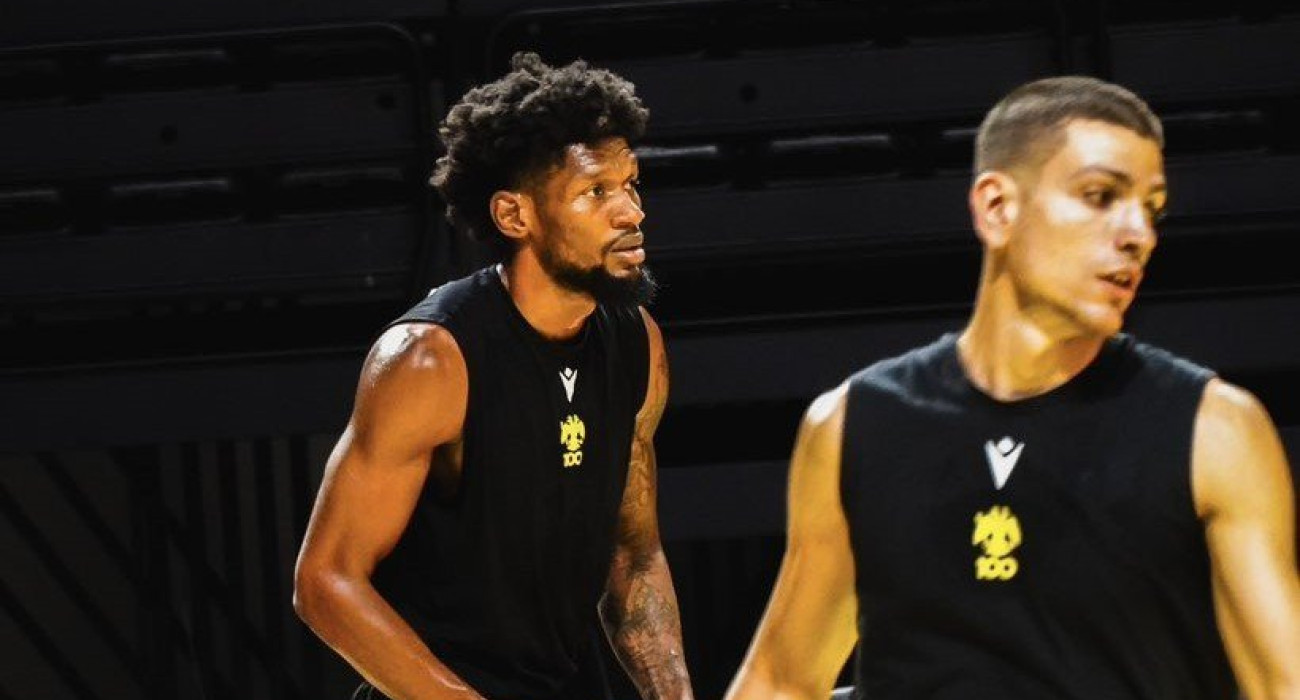 Ο Κρις Σίλβα στην προπόνηση της ΑΕΚ - Πηγή: AEK BC