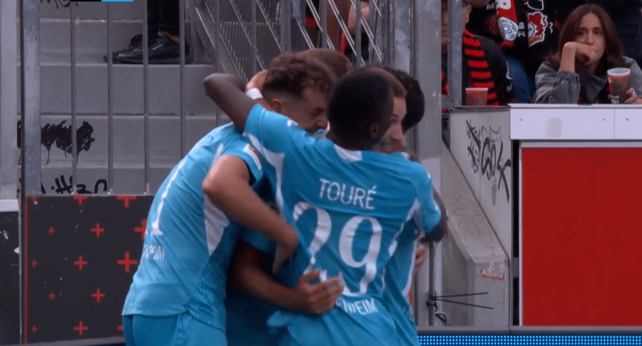 Οι παίκτες της Χοφενχάιμ πανηγυρίζουν / Screenshot