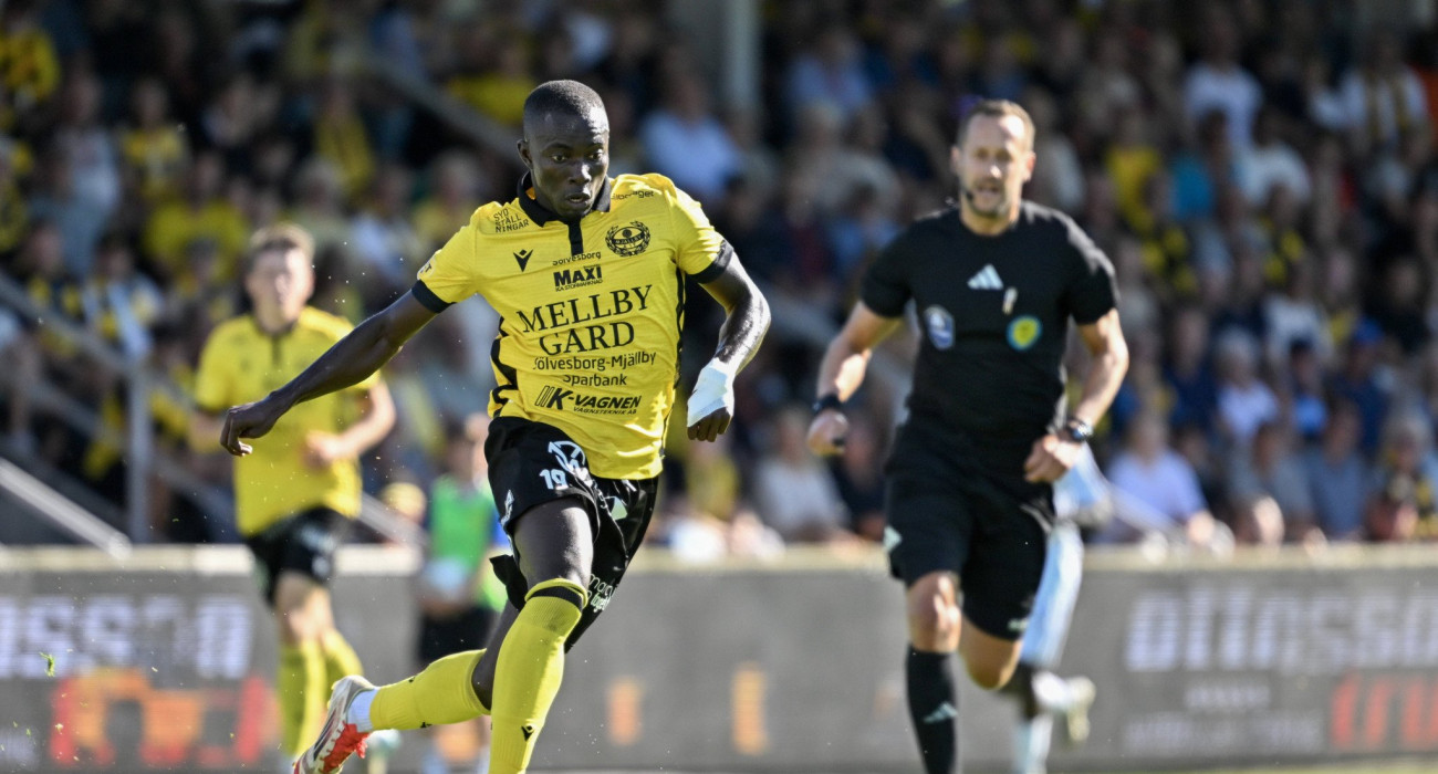 Ο Αμπντουλί Μανέ με τη φανέλα της Μιάλμπι/Πηγή: Imago