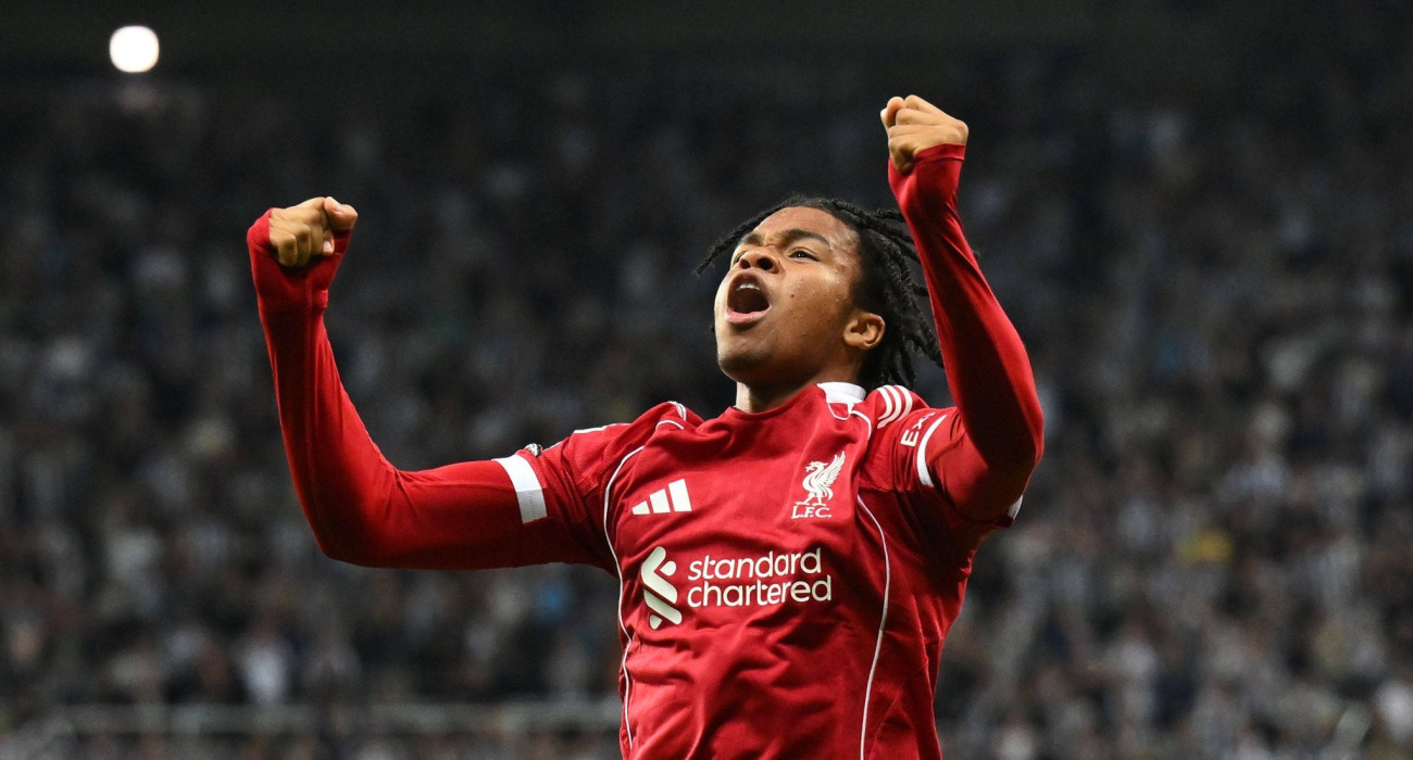 Ο Ρίο Ενγκουμόχα πανηγυρίζει με τη Λίβερπουλ / Πηγή: Imago