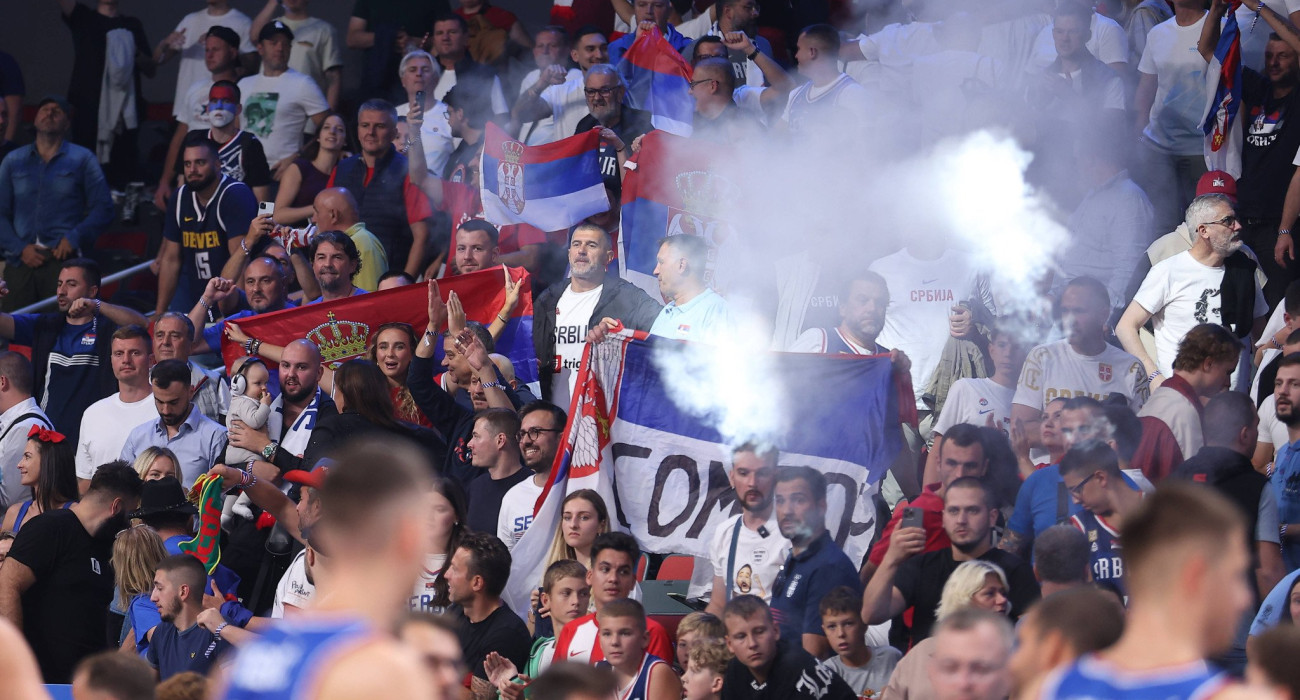 Σέρβοι οπαδοί στην xiaomi Arena της Ρίγας / Πηγή: Imago