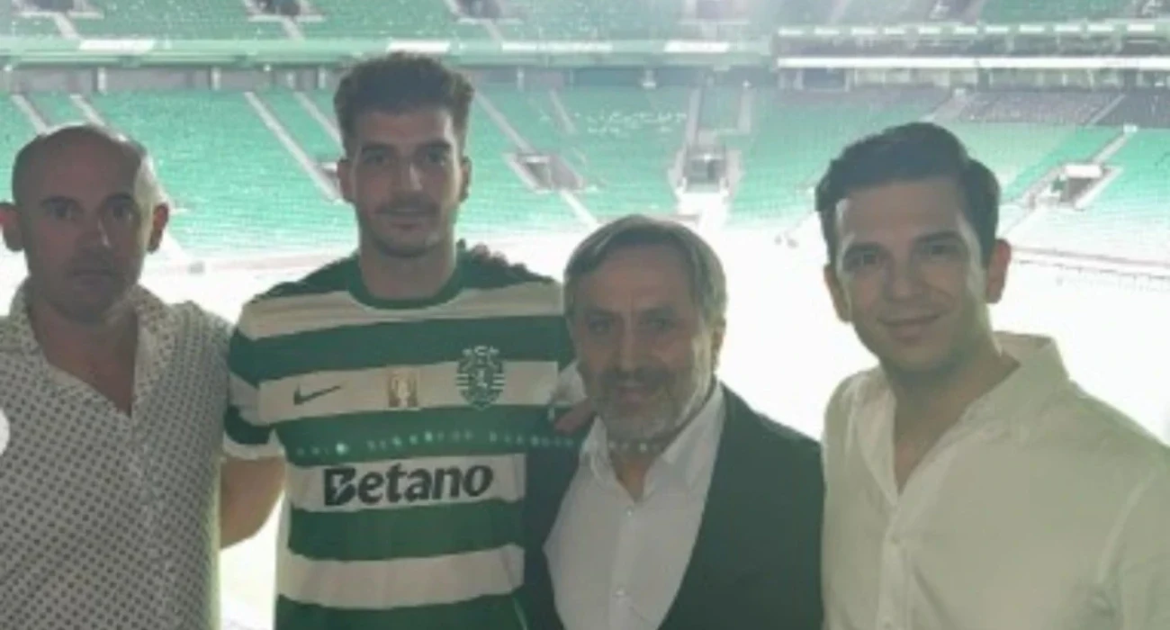 Ο Φώτης Ιωαννίδης με τους μάνατζέρ του / Πηγή: Instagram