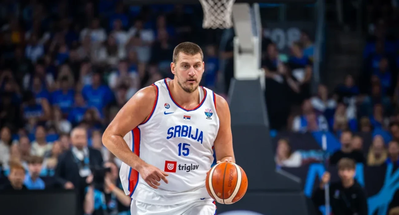 Ο Νίκολα Γιόκιτς με τη φανέλα της εθνικής Σερβίας / Πηγή: Fiba