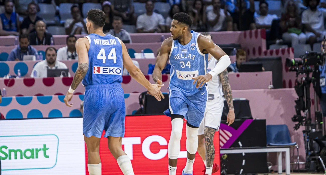 Ντίνος Μήτογλου και Γιάννης Αντετοκούνμπο - Πηγή: FIBA