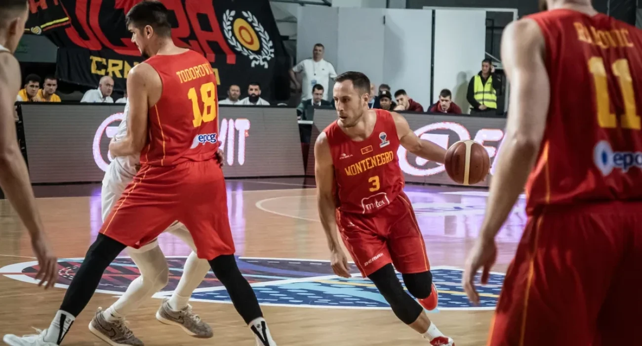 O Βλαντιμίρ Μιχαϊλοβιτς τα έχει β΄΄αλει με τους... αχινούς, Πηγή: FIBA