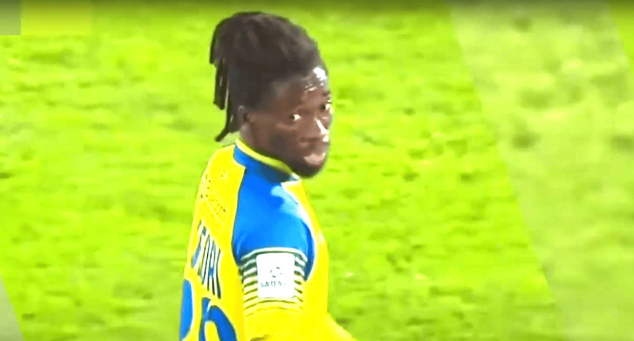 Ο Λόρενς Οφόρι με την Μορεϊρένσε / Screenshot