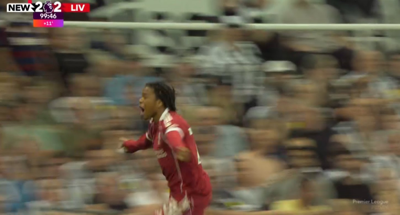 Ο ήρωας της Λίβερπουλ στο Νιούκαστλ, Ρίο Ενγκουμόχα / Πηγή: Screenshot